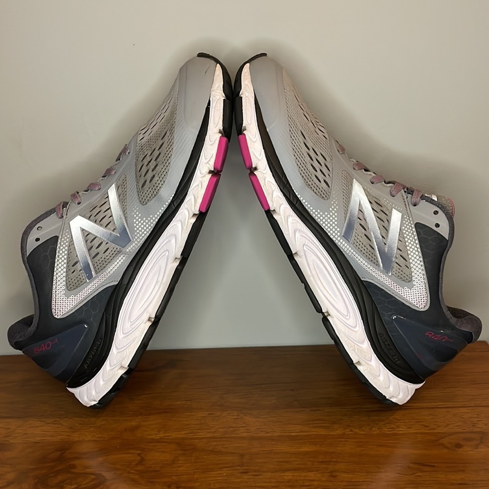 NEW BALANCE 840v4 RUNNING | WOMENS Size 11 - Picture 5 of 12